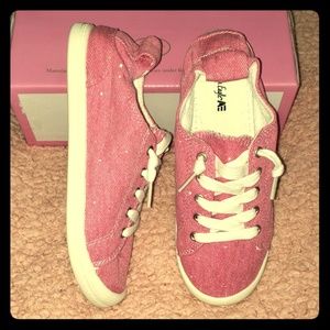 American Eagle Low Cut Pink Sneakers